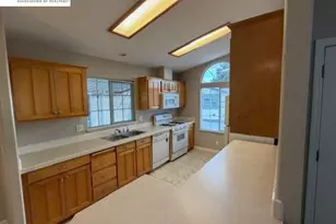 1200 Winton Ave, Hayward, CA 94545 - Photo 3