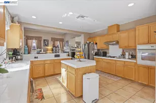 2248 Golden Leaf Ln, Tracy, CA 95377 - Photo 29