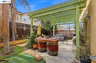 2248 Golden Leaf Ln, Tracy, CA 95377 - Photo 51