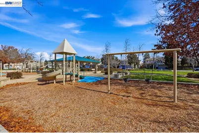 2248 Golden Leaf Ln., Tracy, CA 95377 - Photo 57