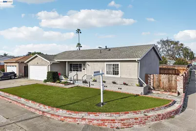 7865 Tamarack Dr, Dublin, CA 94568 - Photo 3