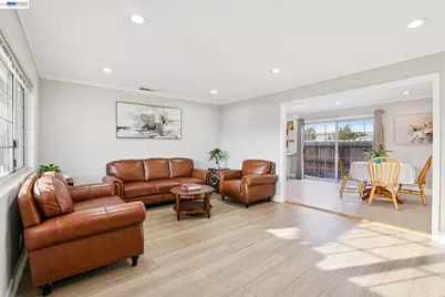 7865 Tamarack Dr, Dublin, CA 94568 - Photo 9