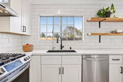 7865 Tamarack Dr, Dublin, CA 94568 - Photo 15