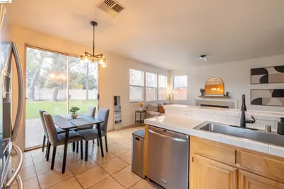 2328 Grassland Way, Antioch, CA 94531 - Photo 13