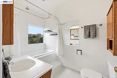 18425 Pepper St, Castro Valley, CA 94546 - Photo 25