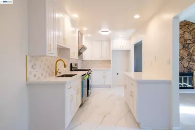 2540 16th St, Oakland, CA 94601 - Photo 9