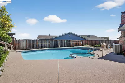 7800 Woodren Ct, Dublin, CA 94568 - Photo 33