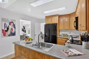 7800 Woodren Ct, Dublin, CA 94568 - Photo 15