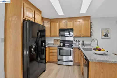 7800 Woodren Ct, Dublin, CA 94568 - Photo 13