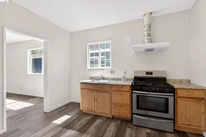 1217 82nd Ave, Oakland, CA 94621 - Photo 9