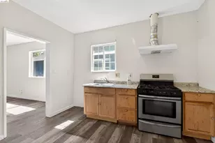 1217 82nd Ave, Oakland, CA 94621 - Photo 9