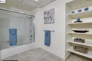 423 7th St, Oakland, CA 94607 - Photo 9