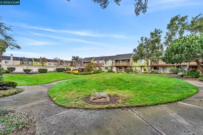 1119 Camino Del Valle, Alameda, CA 94502 - Photo 19