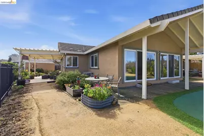 5143 Saddle Brook Dr, Oakland, CA 94619 - Photo 25