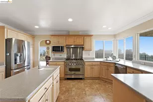 5143 Saddle Brook Dr, Oakland, CA 94619 - Photo 13