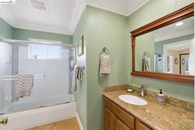 5143 Saddle Brook Dr, Oakland, CA 94619 - Photo 17