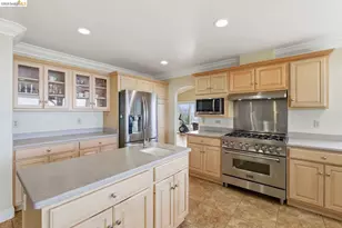 5143 Saddle Brook Dr, Oakland, CA 94619 - Photo 11