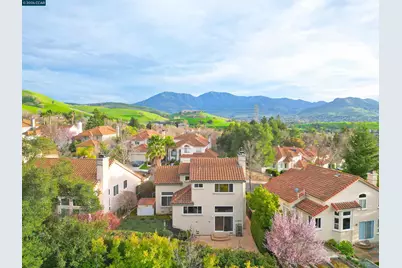 2152 Bluerock Circle, Concord, CA 94521 - Photo 5