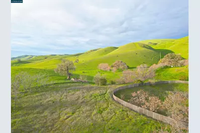 2152 Bluerock Circle, Concord, CA 94521 - Photo 37