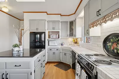 822 A St, Crockett, CA 94525 - Photo 9