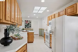 30229 Treeview St, Hayward, CA 94544 - Photo 13