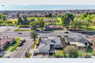 3495 Dakota Ave, Fresno, CA 93726 - Photo 43