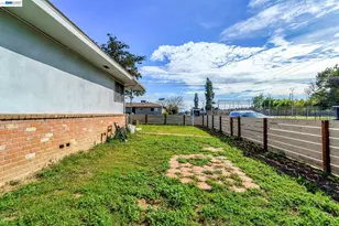 3495 Dakota Ave, Fresno, CA 93726 - Photo 29