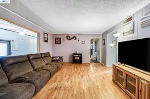 3495 Dakota Ave, Fresno, CA 93726 - Photo 7