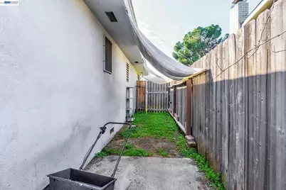 3495 Dakota Ave, Fresno, CA 93726 - Photo 33