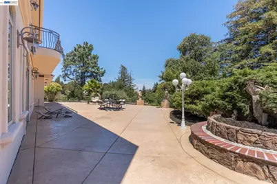 131 Montecito Crescent, Walnut Creek, CA 94597 - Photo 35