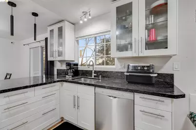 1025 Pinehurst Court, Concord, CA 94521 - Photo 17