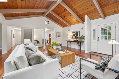 6785 Aitken Dr, Oakland, CA 94611 - Photo 11