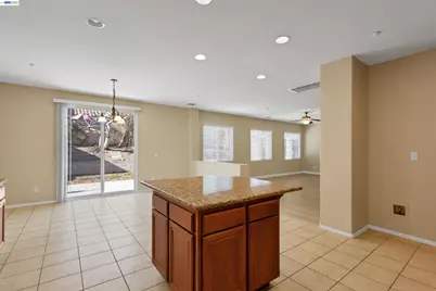 16166 Meadowmeer Ln, Fontana, CA 92336 - Photo 11