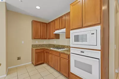 16166 Meadowmeer Ln, Fontana, CA 92336 - Photo 13