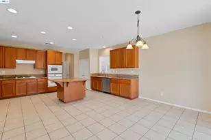 16166 Meadowmeer Ln, Fontana, CA 92336 - Photo 9