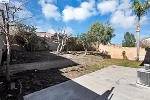 16166 Meadowmeer Ln, Fontana, CA 92336 - Photo 41