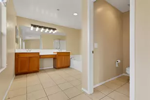 16166 Meadowmeer Ln, Fontana, CA 92336 - Photo 21