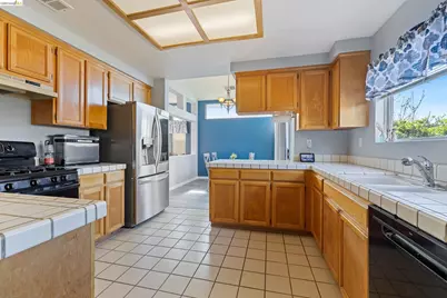4924 Stirrup Way, Antioch, CA 94531 - Photo 9