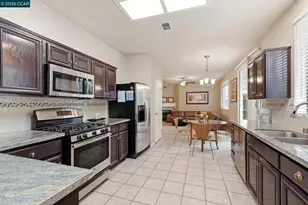 5683 Vintage Cir, Stockton, CA 95219 - Photo 5