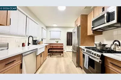 585 10th St, San Jose, CA 95112 - Photo 3