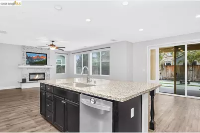 8461 Pinehollow Cir, Discovery Bay, CA 94505 - Photo 11