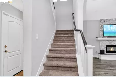 8461 Pinehollow Cir, Discovery Bay, CA 94505 - Photo 17