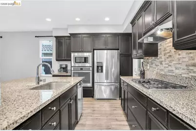 8461 Pinehollow Cir, Discovery Bay, CA 94505 - Photo 9