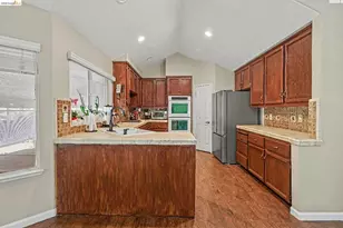 925 Outrigger Cir, Brentwood, CA 94513 - Photo 17