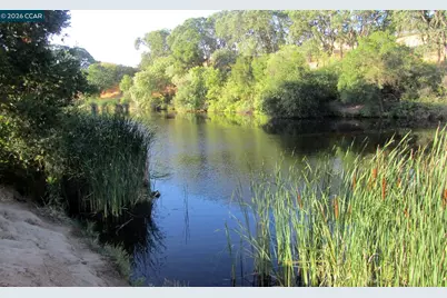 2126 Spring Lake Ct, Martinez, CA 94553 - Photo 31