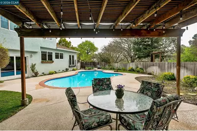 2126 Spring Lake Ct, Martinez, CA 94553 - Photo 23