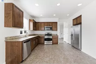 1405 Cat Tail Dr, Stockton, CA 95204 - Photo 7