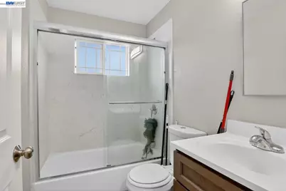 484 B St, Hayward, CA 94541 - Photo 41