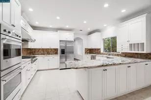 208 Kaitlyn Ln, Danville, CA 94506 - Photo 13