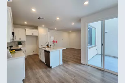 417 Mystic Ln, Pittsburg, CA 94565 - Photo 5